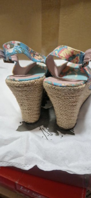Sandalias cuña Refresh Talla 36