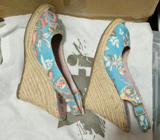 Sandalias cuña Refresh Talla 36