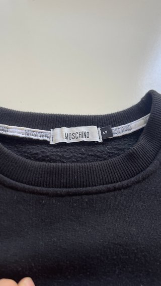 Sudadera Moschino Negra - EXCELENTE