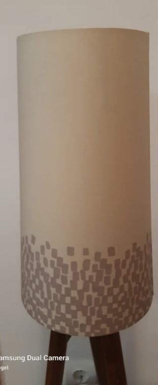 Lámpara Trípode Madera y Tela