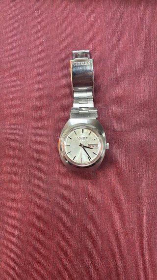 Reloj Citizen Automático Plata y Blanco