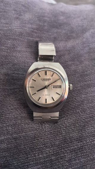 Reloj Citizen Automático Plata y Blanco