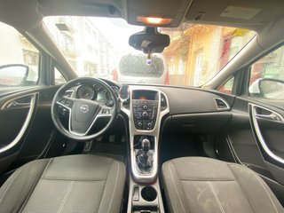 Opel Astra 2011