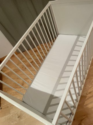Cuna con colchón Ikea