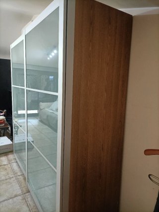 Armario puertas correderas cristal y metal