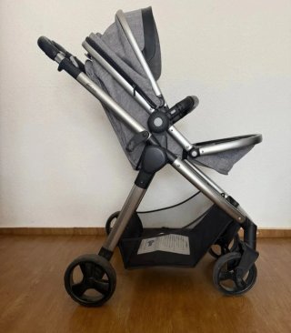 Passeggino grigio per bambini