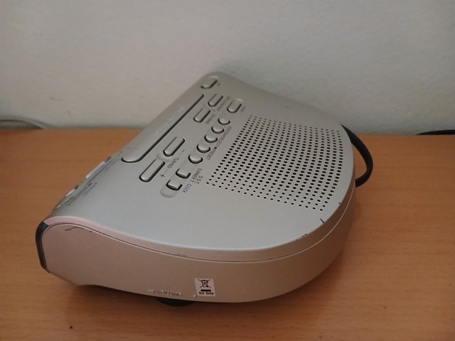 Despertador Sony ICF-C273 Radio FM/AM