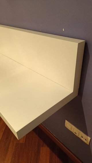 Escritorio flotante blanco