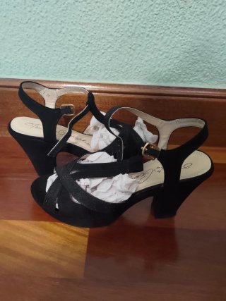 Zapatos de tacón negros talla 36