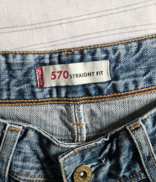 Pantalón vaquero Levi's 570 Straight Fit