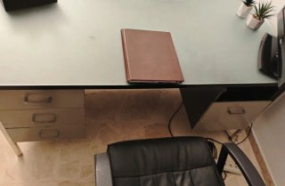 Mesa de oficina cristal y metal
