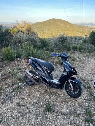 Yamaha Jog R Negra