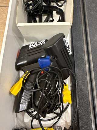 Scalextric Compact Fire Wheels 1:43 con 4 mandos