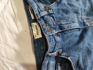 Pantalón vaquero Pull&Bear roto azul