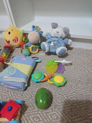 Lote Juguetes Bebé Peluches y Tren Madera