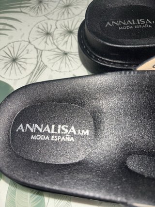 Chanclas 8€ negras con hebilla