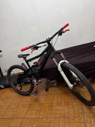 Bicicleta Enduro Nera