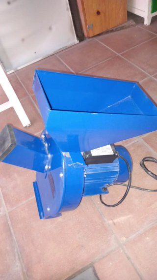 Molinillo de grano azul