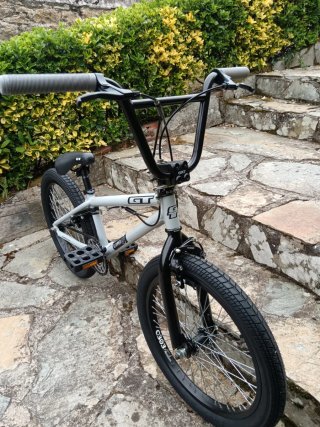 Bicicleta BMX GT