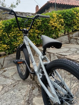Bicicleta BMX GT