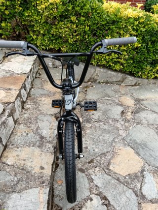 Bicicleta BMX GT