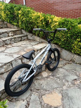 Bicicleta BMX GT