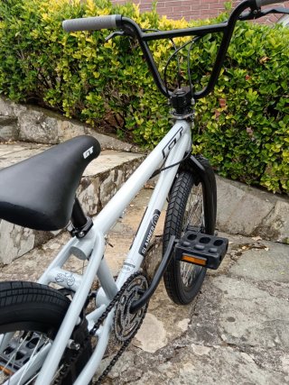 Bicicleta BMX GT