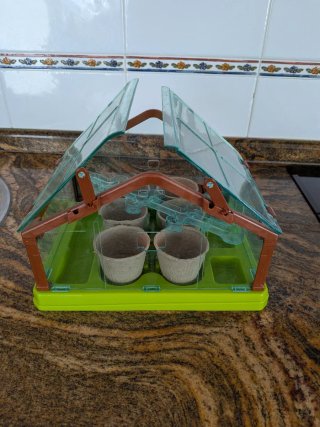 Invernadero para semilleros