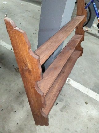 Estantería de madera antigua
