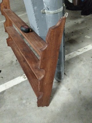 Estantería de madera antigua