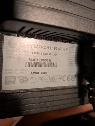 Monitor LG Flatron L192WS-SN + Adaptador HDMI