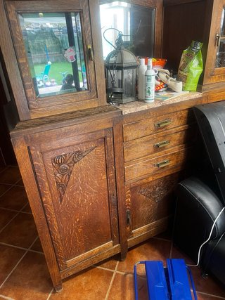 Mueble centenario madera y cristal