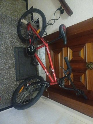 Bicicleta BMX Roja
