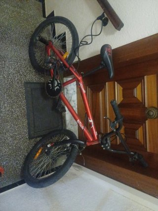 Bicicleta BMX Roja