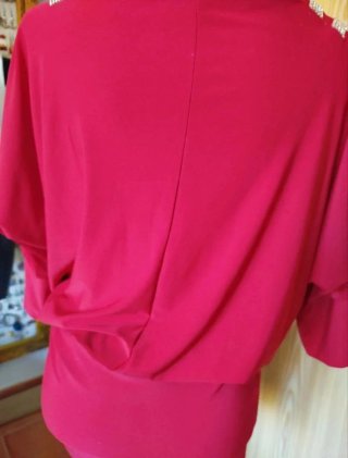 Vestito rosso con gonna a tubo. Vintage anni '80