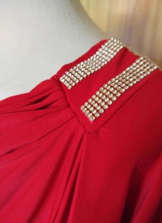 Vestito rosso con gonna a tubo. Vintage anni '80