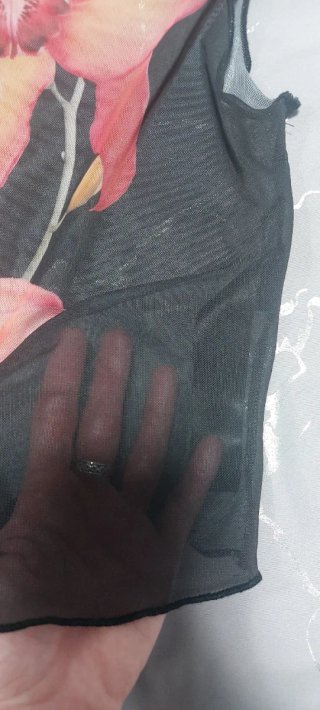 Top Bershka Transparente Flores