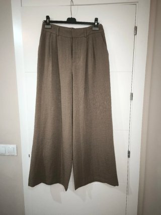 Pantalón fluido Stradivarius, Talla 38