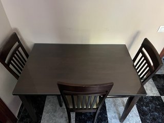 Mueble salón madera marrón y rojo