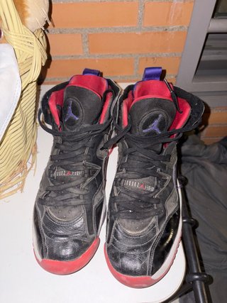 Sneakers Jordan Nere e Rosse