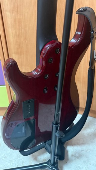 Bajo Eléctrico Yamaha BB734A Rojo