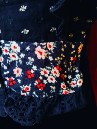 Blusa Sfera volantes flores Talla M