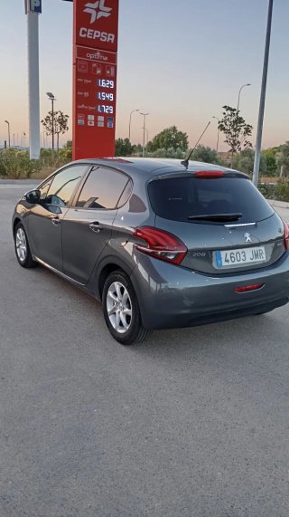 Peugeot 208 2016