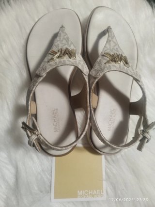 Sandalias Michael Kors Beige y Doradas