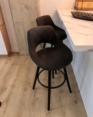 2 Sedie alte ideali per la barra