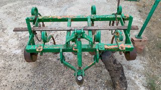 Tractor Pasquali 991E con remolque y gradas