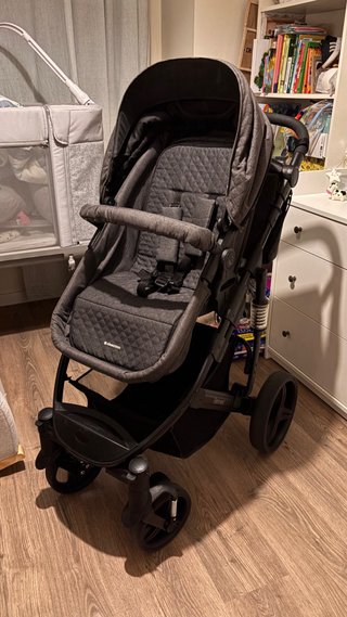 Carrito Kikkaboo 3 en 1. Perfecto estado. Maxicosi