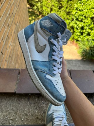 Jordan 1 High Hyper Royal