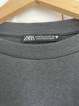 Camiseta crop top Zara  negra