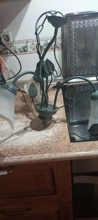 Lámpara de techo beige y verde
